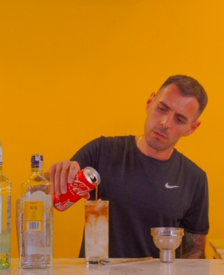bar